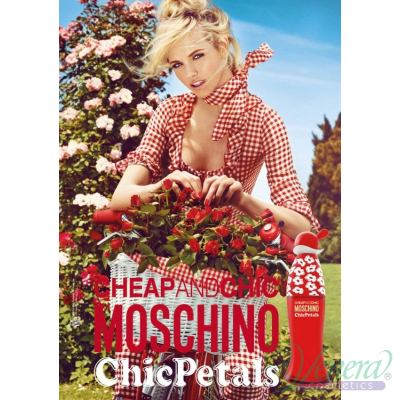 Moschino Cheap & Chic Chic Petals EDT 30ml за Жени Дамски Парфюми